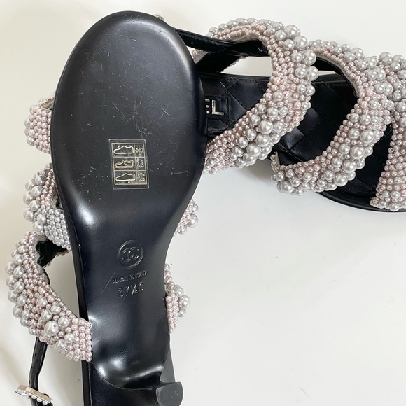 Chanel Pearl Sandal - Picture 8 of 11